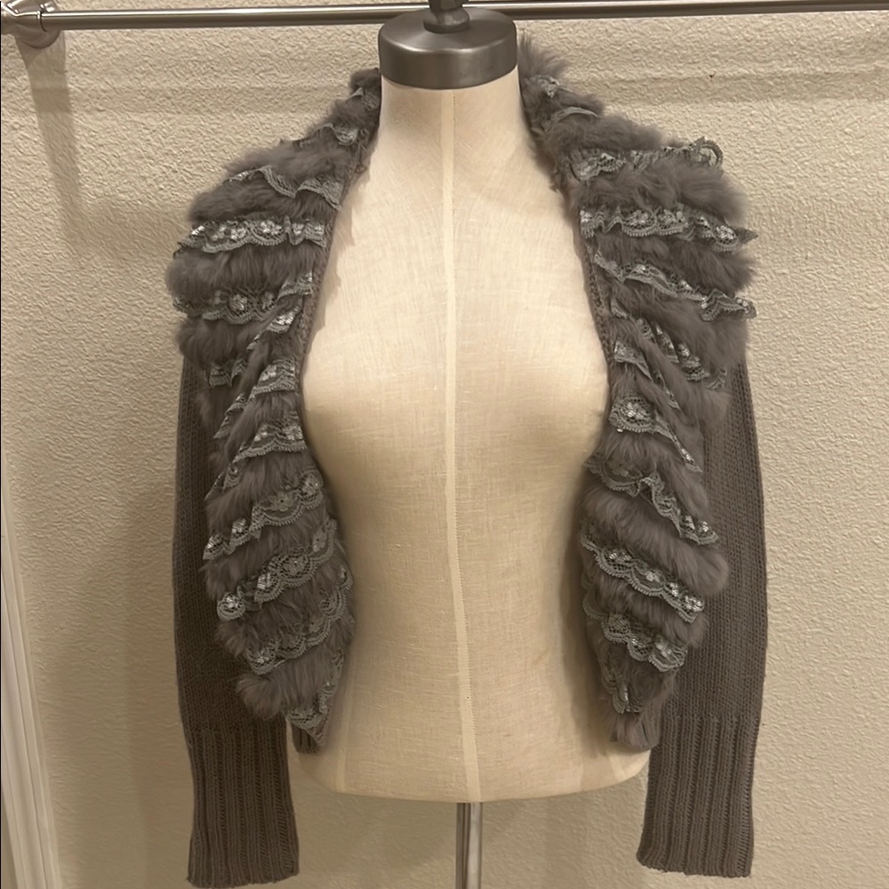 Dolce Cabo Gray Women's knit Sweater with faux fur and lace